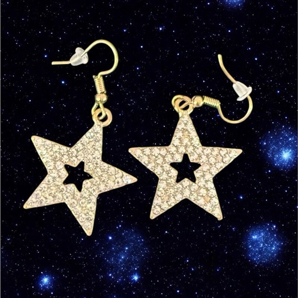 🔥2/$24 or 3/$30🔥 Gold Star Fashion Dangle Earrings - Picture 4 of 7